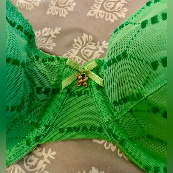 Savage X Fenty Other - Savage X Fenty Flocked Logo Bra